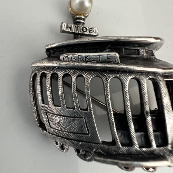 Vintage ‘Streetcar’ brooch silver tone tone faux pearls 1960 by Tortolani - Picture 2 of 7